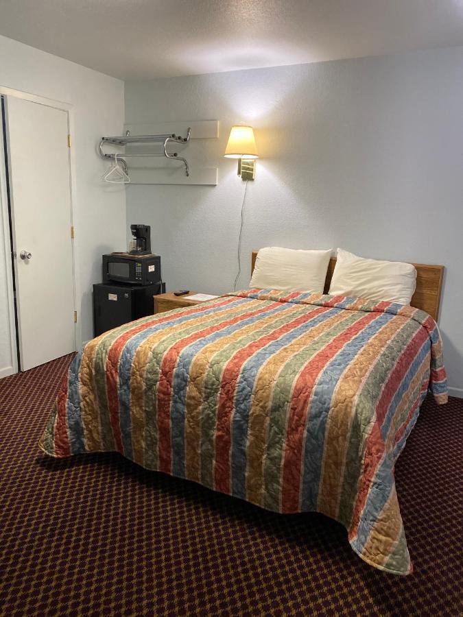 Regency Inn 코만셰 외부 사진